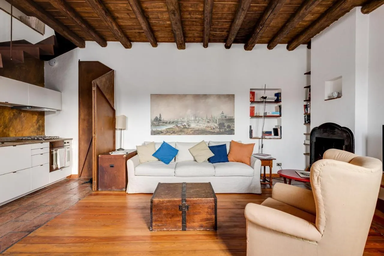 Duplex Incantevole Sui Tetti Nel Cuore Dei Navigli Milano